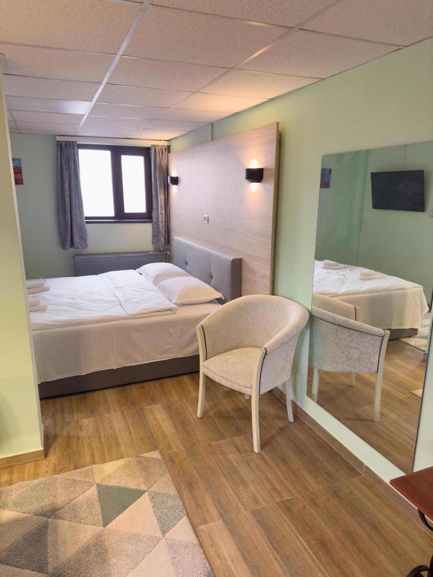 בוקרשט Francesca Residence מראה חיצוני תמונה