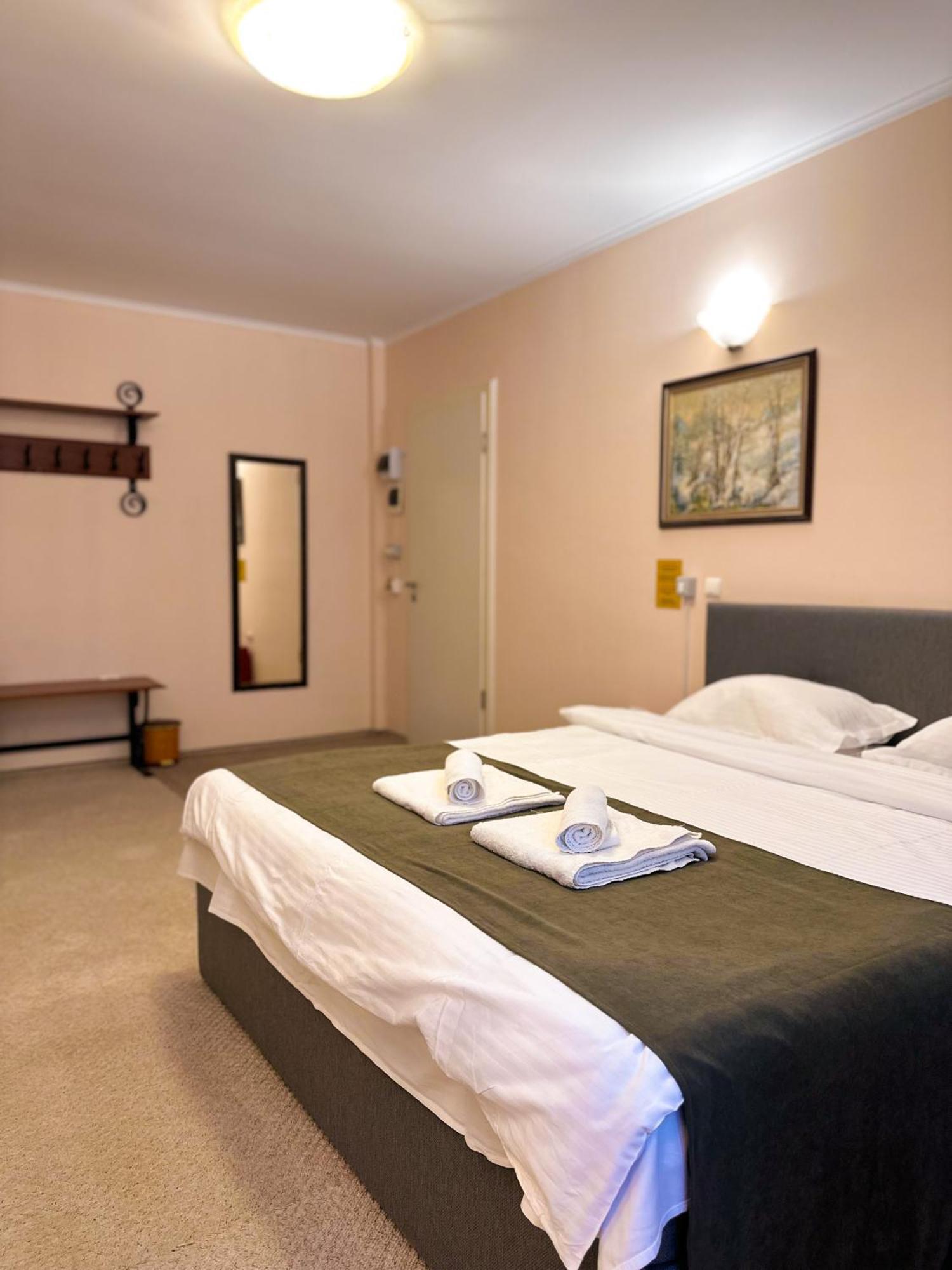 בוקרשט Francesca Residence מראה חיצוני תמונה